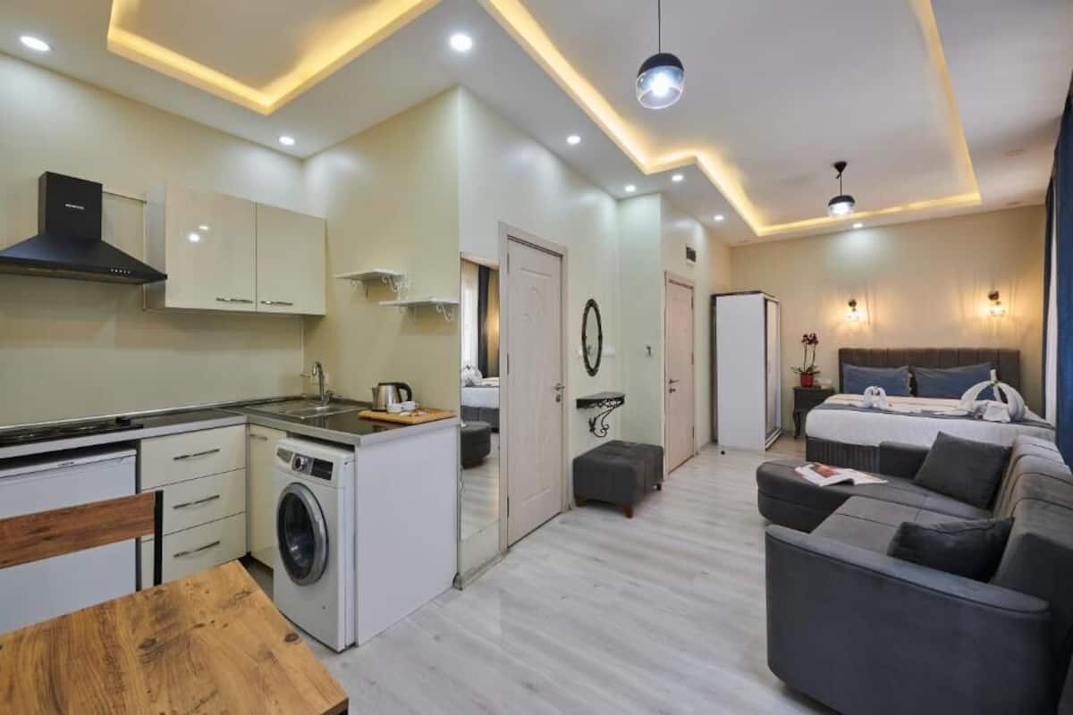 Family Suite | 1 bedroom, premium bedding, in-room safe, individually furnished