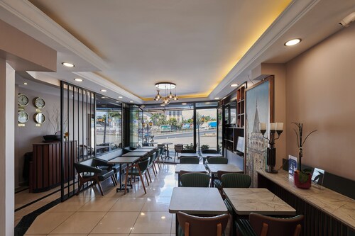 Pera Life Premium Hotel