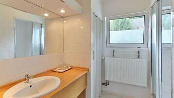 Suite, 2 Bedrooms | Desk, soundproofing, free cots/infant beds, free WiFi