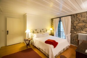 Free WiFi, bed sheets - Casa de Santo António de Britiande (Lamego)
