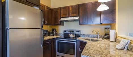 Fridge, microwave, stovetop, dishwasher