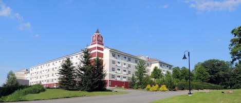 1 bedroom, in-room safe, desk, iron/ironing board