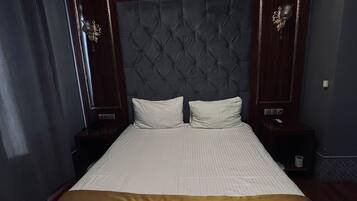 1 Schlafzimmer, Minibar, Schreibtisch, schallisolierte Zimmer
