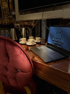 1 bedroom, minibar, desk, soundproofing - Sahra Airport Hotel (Istanbul)