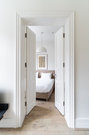 Deluxe Apartment, 1 Bedroom, Balcony | In-room safe, desk, soundproofing, iron/ironing board - Casa di Bava (Istanbul)