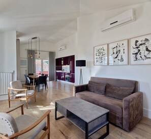 Penthouse, 2 Bedrooms | Living area