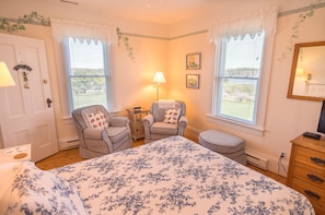Standard Room, 1 Queen Bed, Ensuite, Bay View