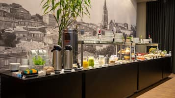 Free daily buffet breakfast