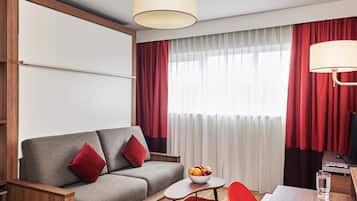 Studio, 1 Double Bed | In-room safe, desk, soundproofing, iron/ironing board