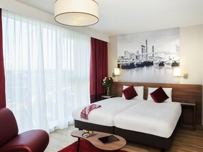 Studio, 2 eenpersoonsbedden | Luxe beddengoed, een kluis op de kamer, een bureau, geluiddichte muren