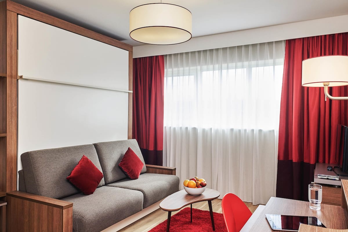 Studio, 1 Double Bed | Premium bedding, in-room safe, desk, soundproofing