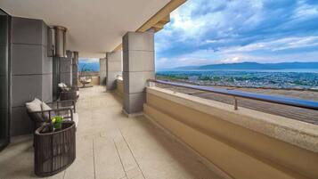 Quarto luxo, 1 cama King, vista para o lago | Vista do quarto