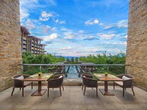 3 restauranter, frokost, lunsj og middag serveres, italienske retter