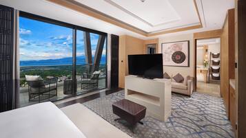 Deluxe  Suite Lake view Room | Living area | LED TV