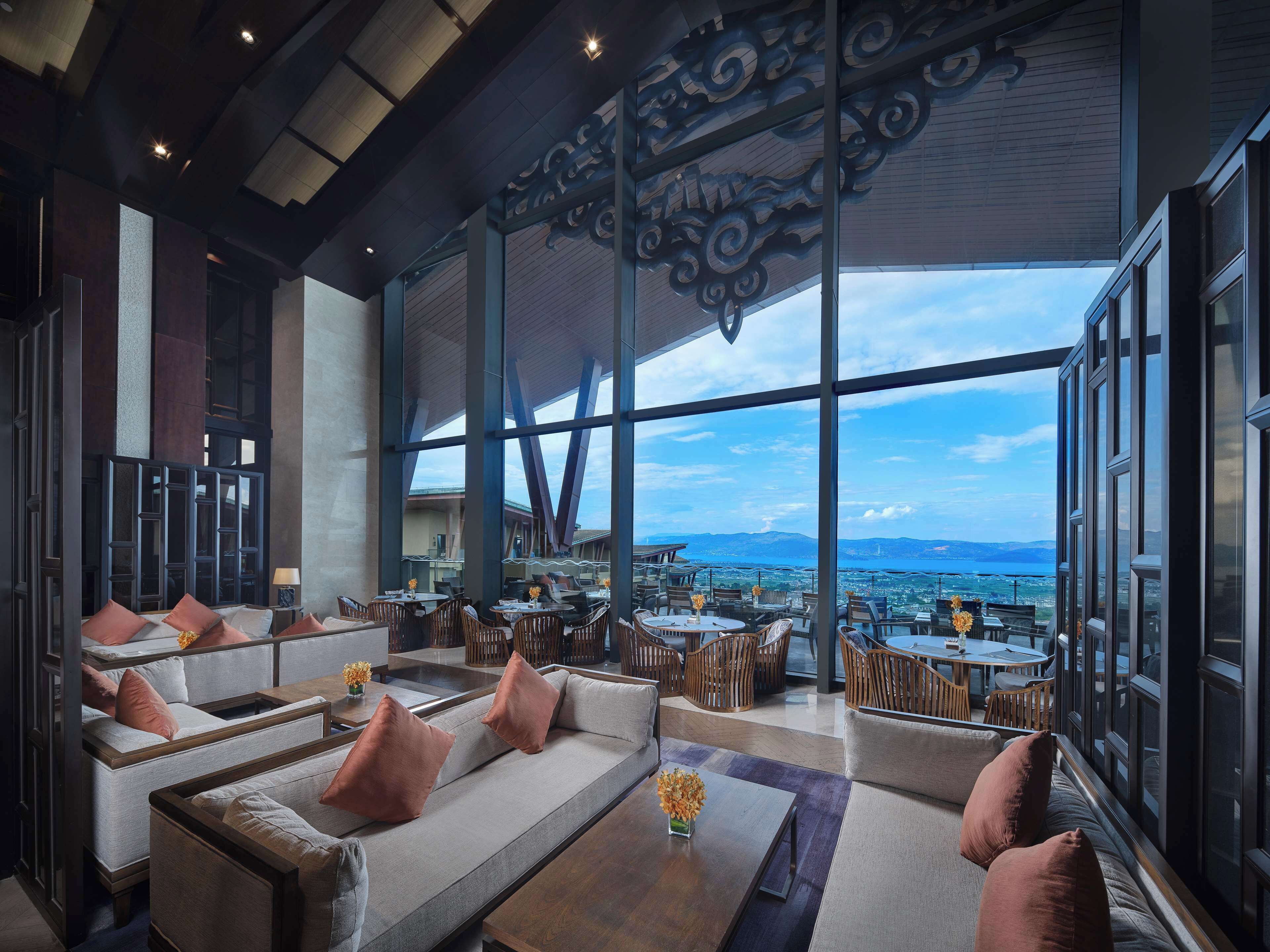 executive king lake view room | executive lounge