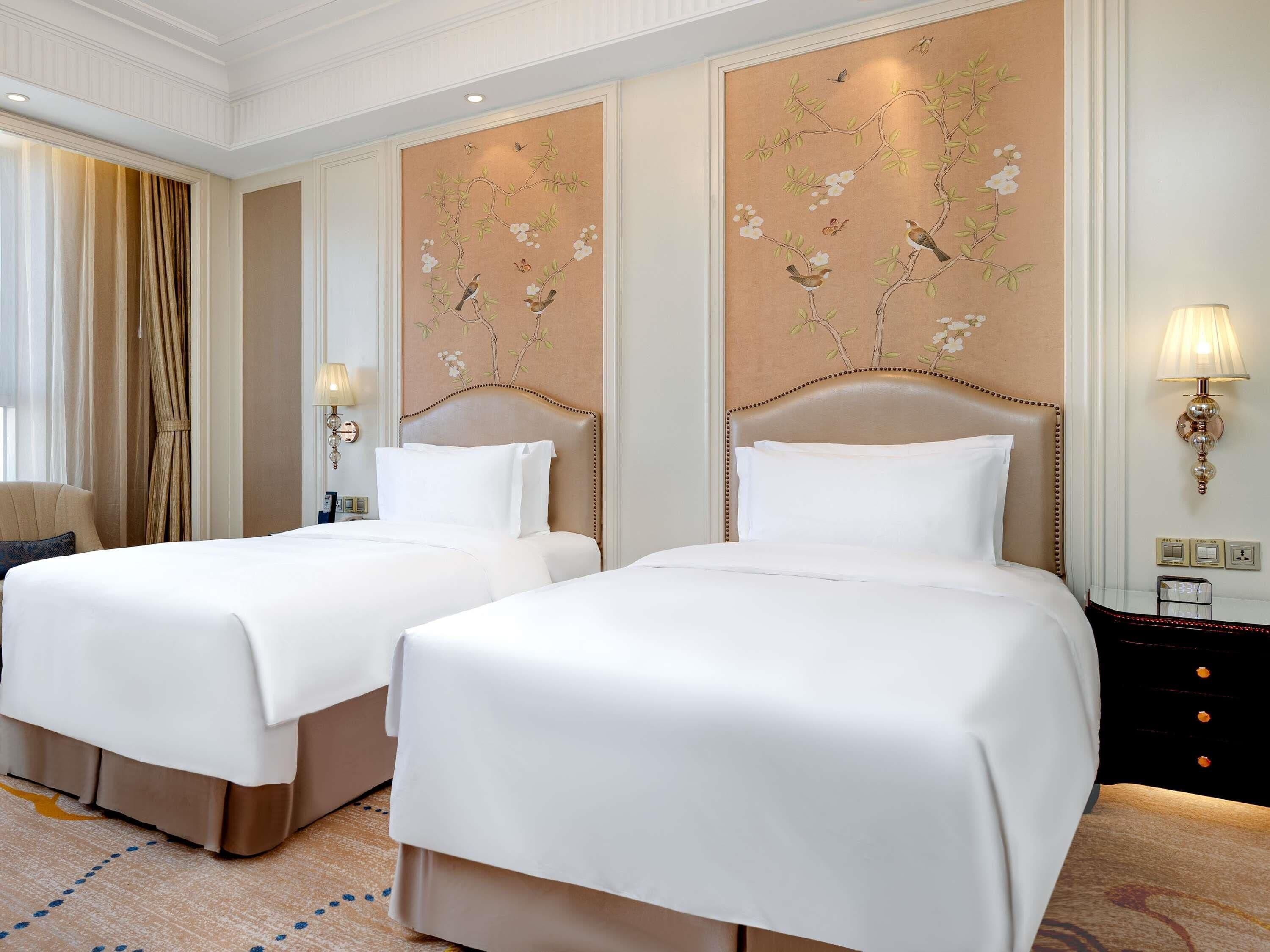 Superior Room, 2 Twin Beds | Premium bedding, minibar, in-room safe, desk