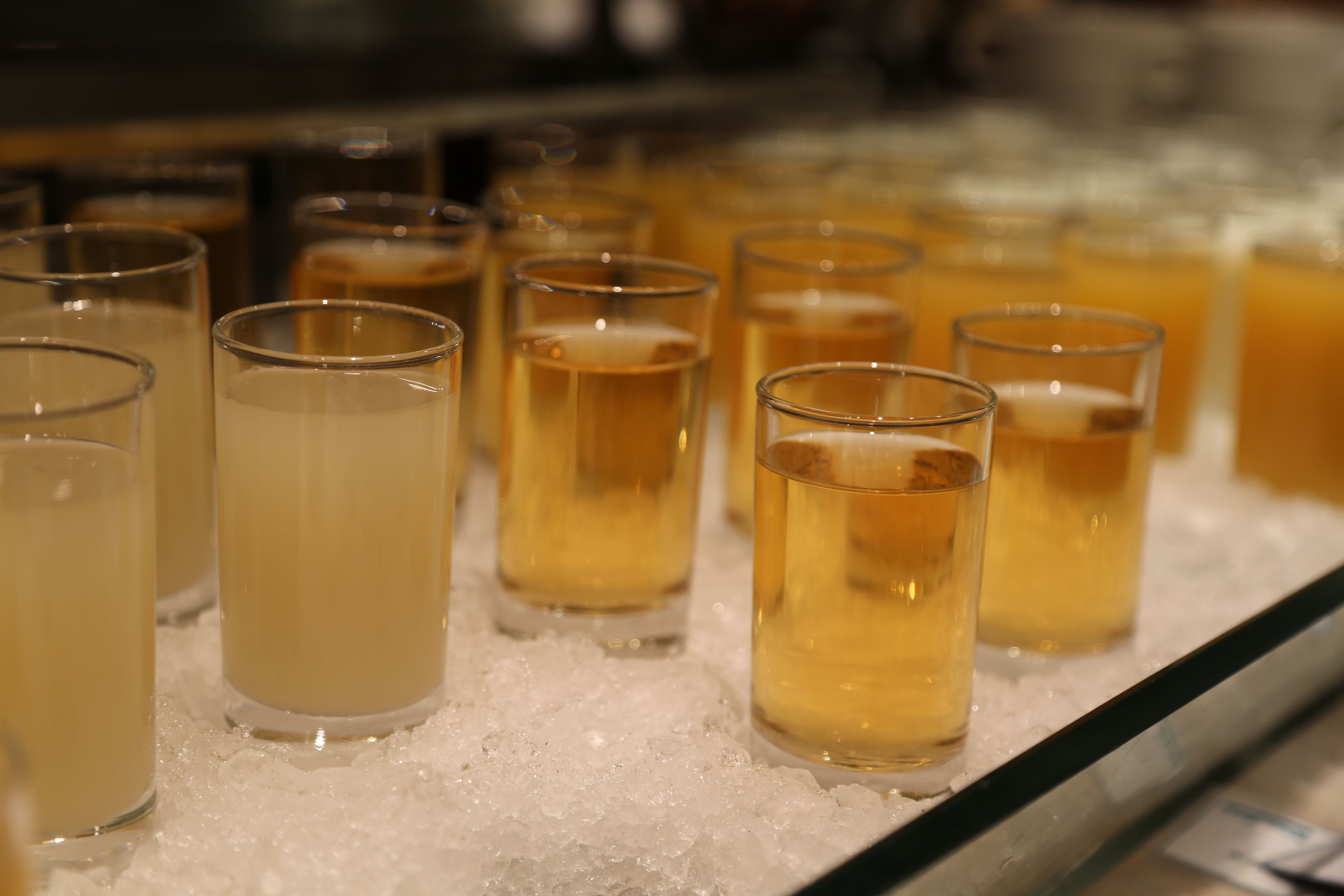 daily buffet breakfast (cny 218 per person)