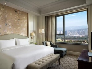 Premium bedding, minibar, in-room safe, desk