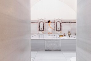 Turkish bath/hammam, body treatments, aromatherapy, deep-tissue massages - Hotel Hammamhane (Istanbul)