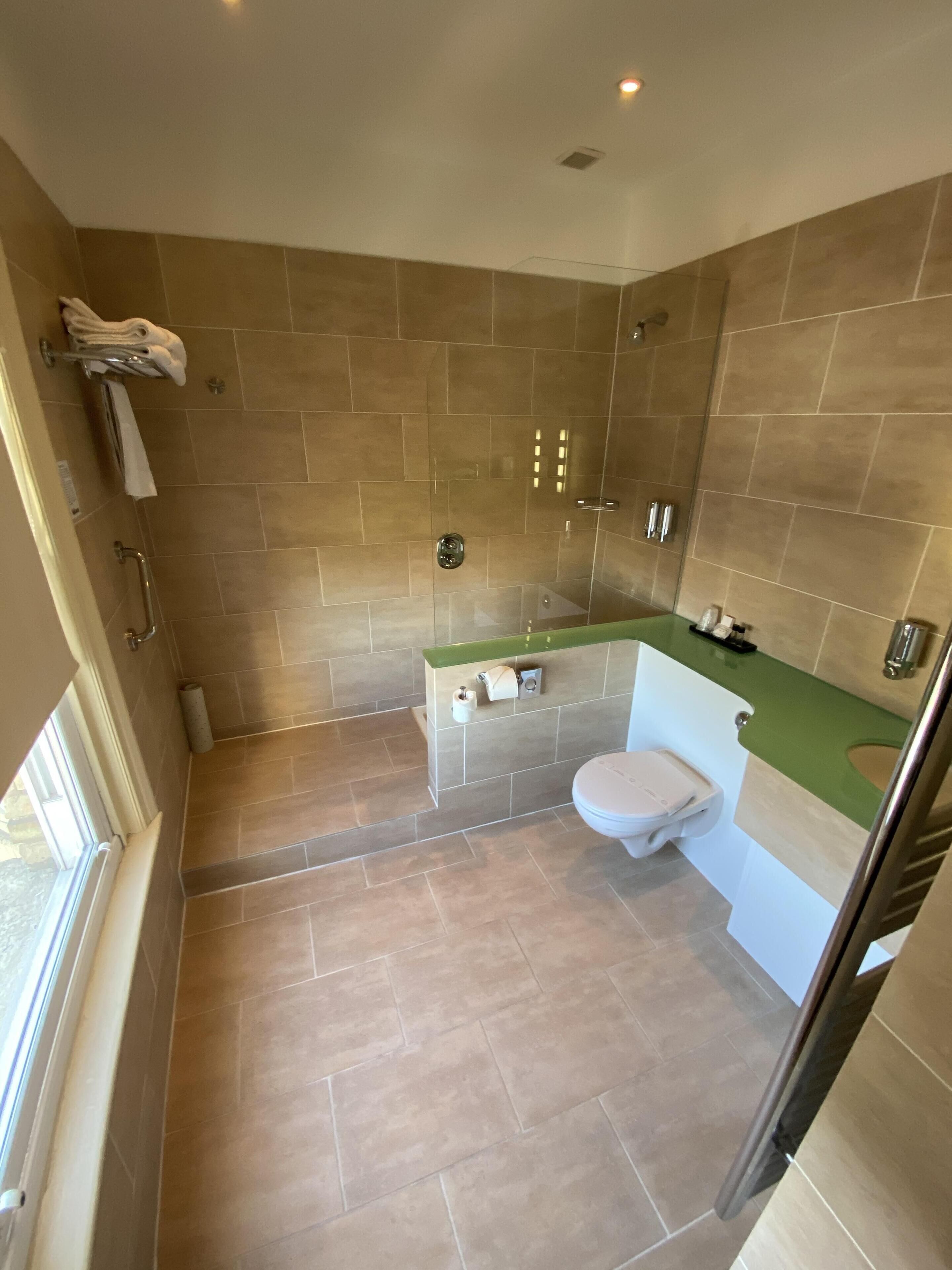 premier room, sea view | bathroom | shower, free toiletries, hair dryer, towels