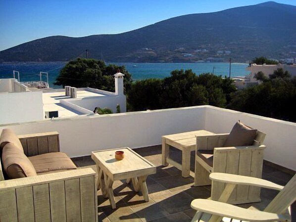 Balcony - Aerina Luxury Apartments (Sifnos)