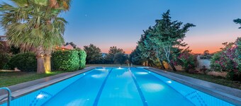 Leone Luxury Villas
