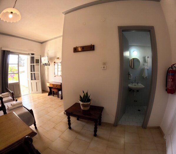 Studio | Egyptian cotton sheets, in-room safe, soundproofing - Irene Hotel (Leros)