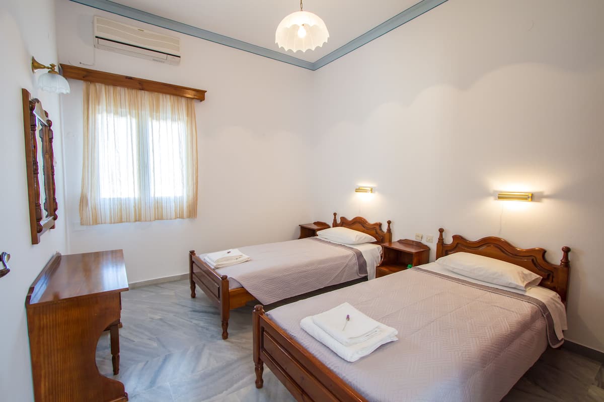 Departamento superior, 1 habitación, vista al mar | Sábanas de algodón egipcio y caja de seguridad en la habitación