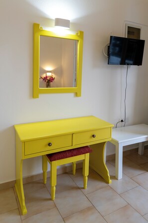 Studio, Sea View | Egyptian cotton sheets, in-room safe, soundproofing - Irene Hotel (Leros)