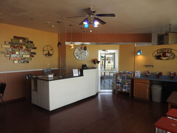 Reception - Economy Inn (Socorro)