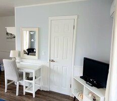 Habitación estándar, 1 cama de matrimonio, vistas al mar (Motel) | Ropa de cama de alta calidad, colchones viscoelásticos, cortinas opacas