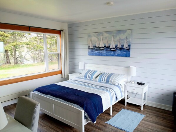 Standardrum - 1 queensize-säng - havsutsikt (Motel) | Sängtillbehör av högsta kvalitet, memory foam-madrasser och gratis wi-fi