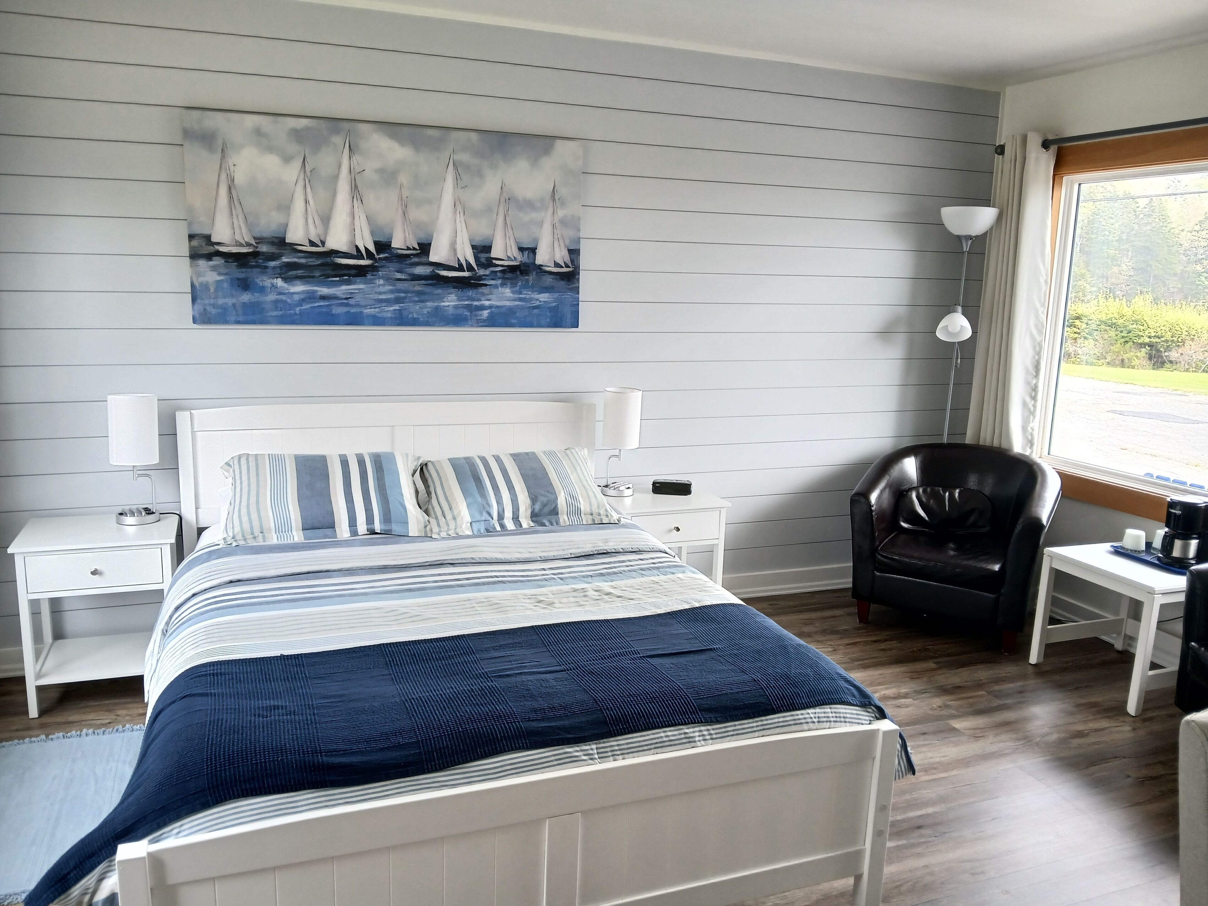 Standardzimmer, 1 Queen-Bett, Meerblick (Motel) | Hochwertige Bettwaren, Betten mit Memory-Foam-Matratzen