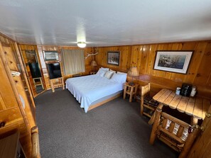 Premium suite, 2 slaapkamers, uitzicht op rivier, op benedenverdieping | Luxe beddengoed, Tempur Pedic-bedden, gratis wifi, beddengoed