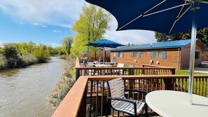 Exterior - The Trail's End (Dubois)