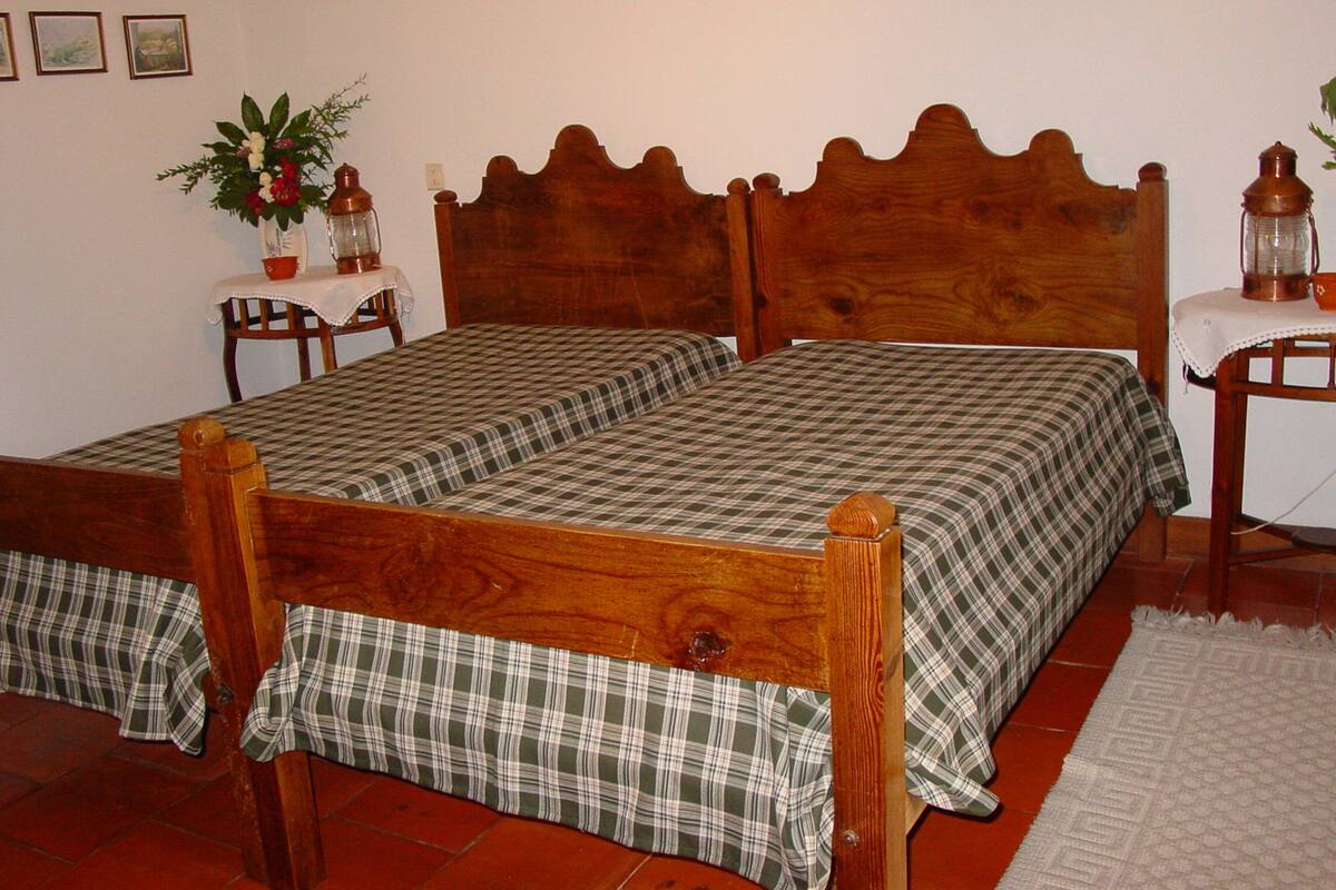 Desk, free cots/infant beds, rollaway beds, individually furnished