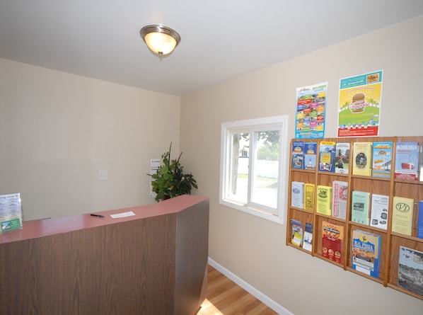 Reception - Wayside Motel (St Ignace)