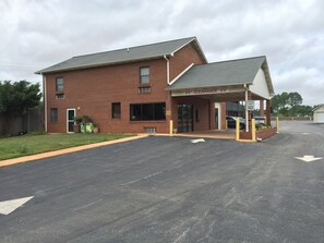 Exterior - Highway Inn (Mocksville)