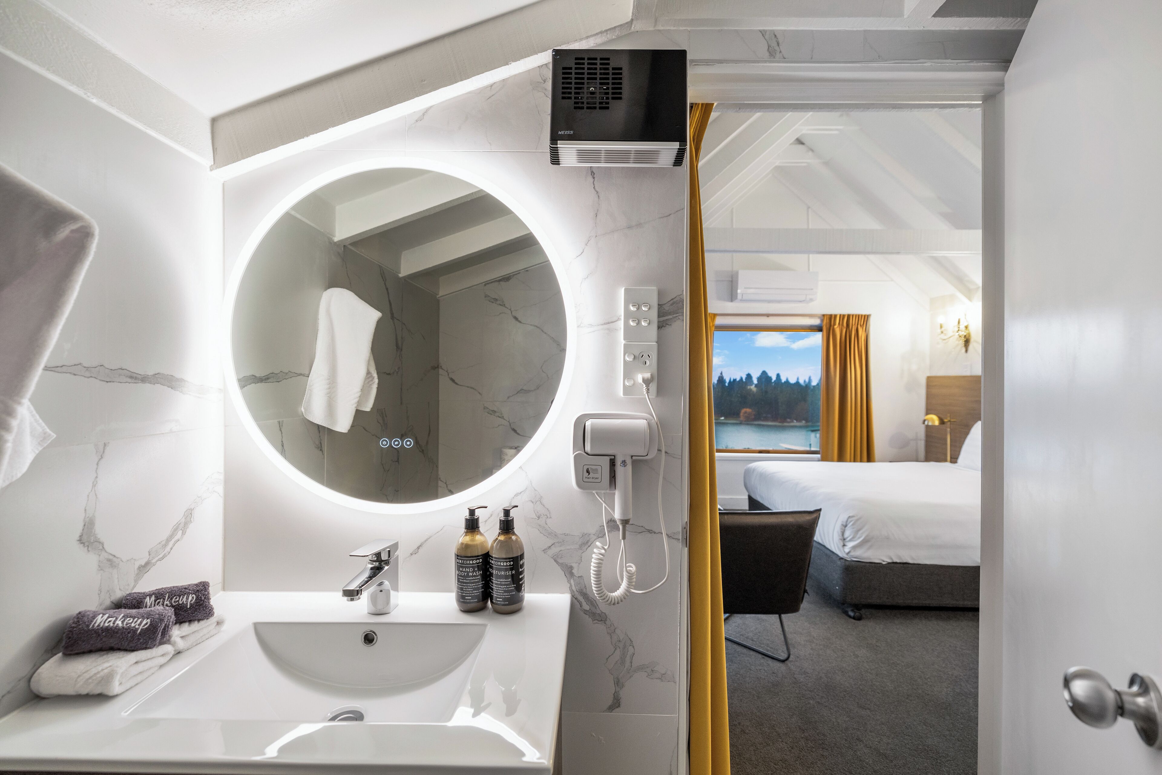 Photo - Lakeview Colonial Motel