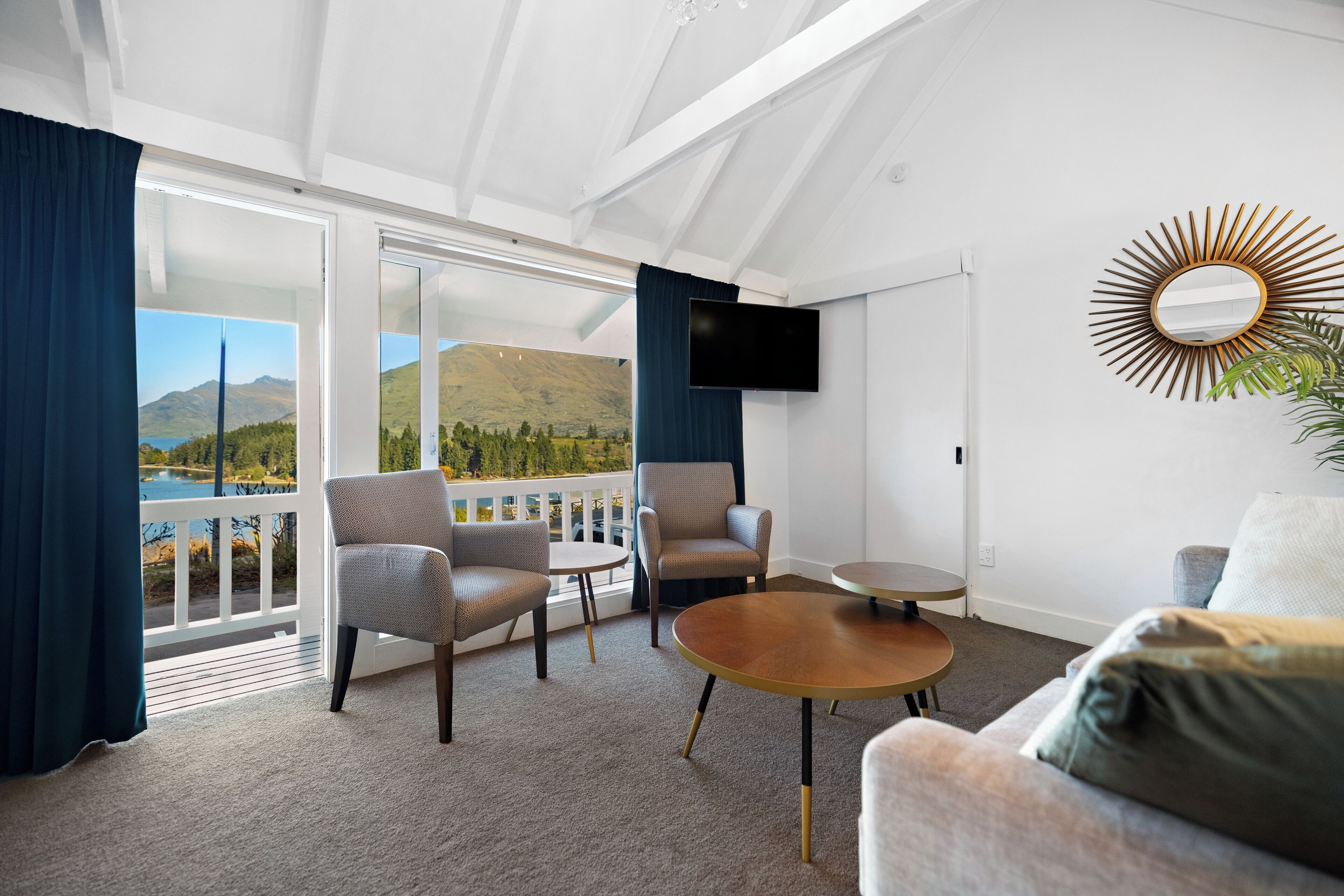 Photo - Lakeview Colonial Motel