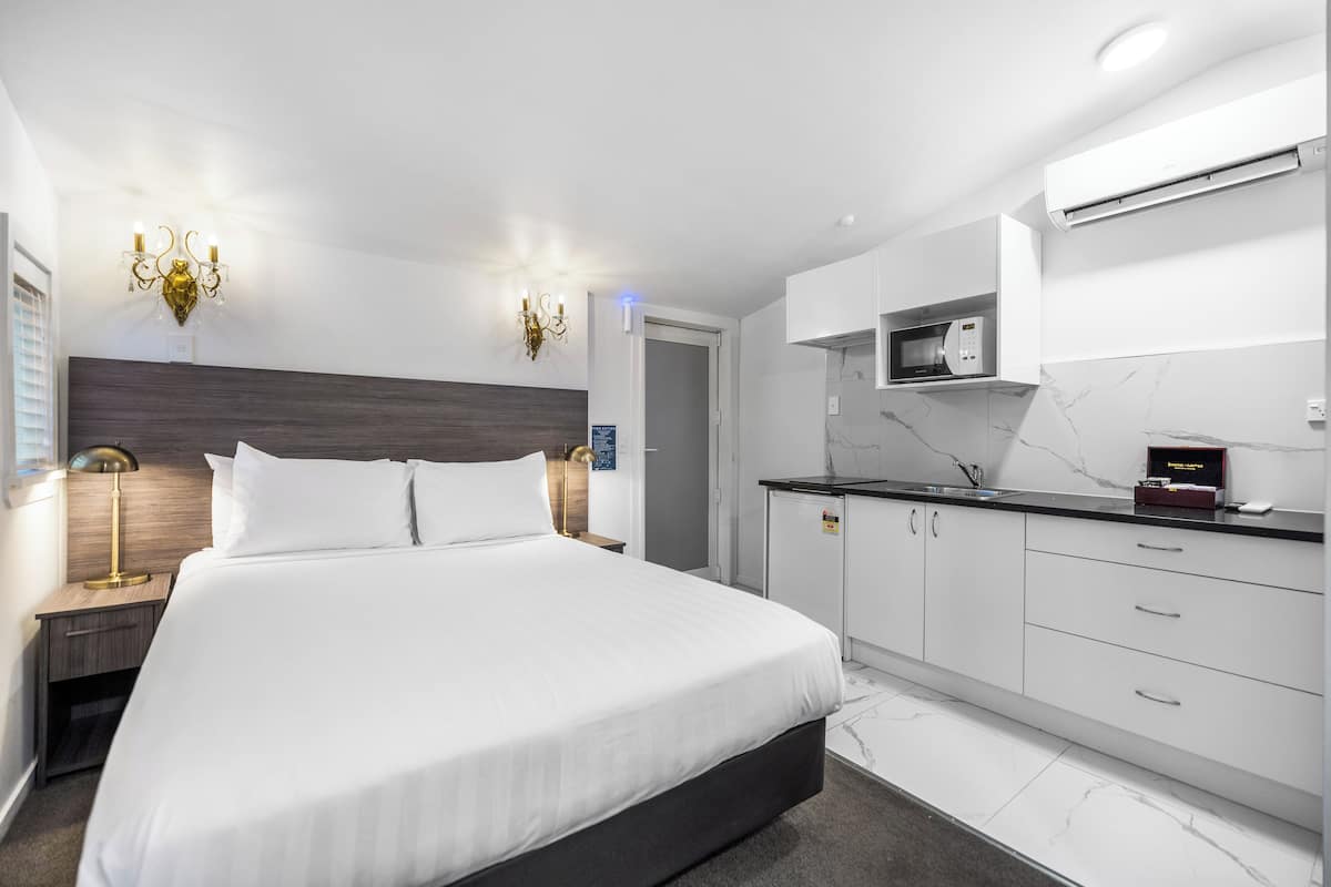 Estudio Deluxe | 1 habitación y caja de seguridad en la habitación