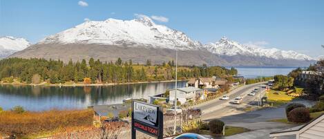 Façade de l’hébergement - soirée/nuit