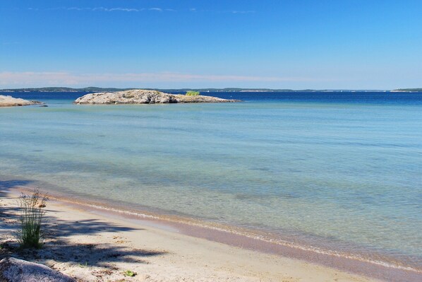 Una playa cerca, pesca