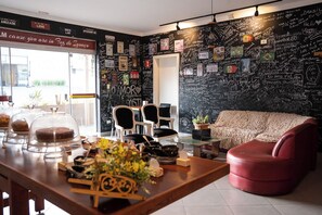 Se ofrece un desayuno bufé (25 BRL por persona)