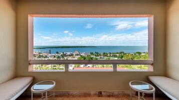 Deluxe Lagoon View Room 2 Double Beds or 1 King Bed - Non-Smoking | 3 bedrooms, in-room safe, blackout drapes, iron/ironing board