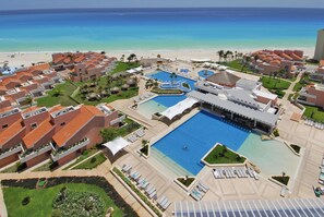 3 outdoor pools, pool umbrellas, sun loungers
