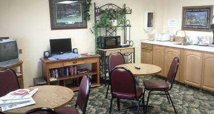 Oakwood Inn and RV Park