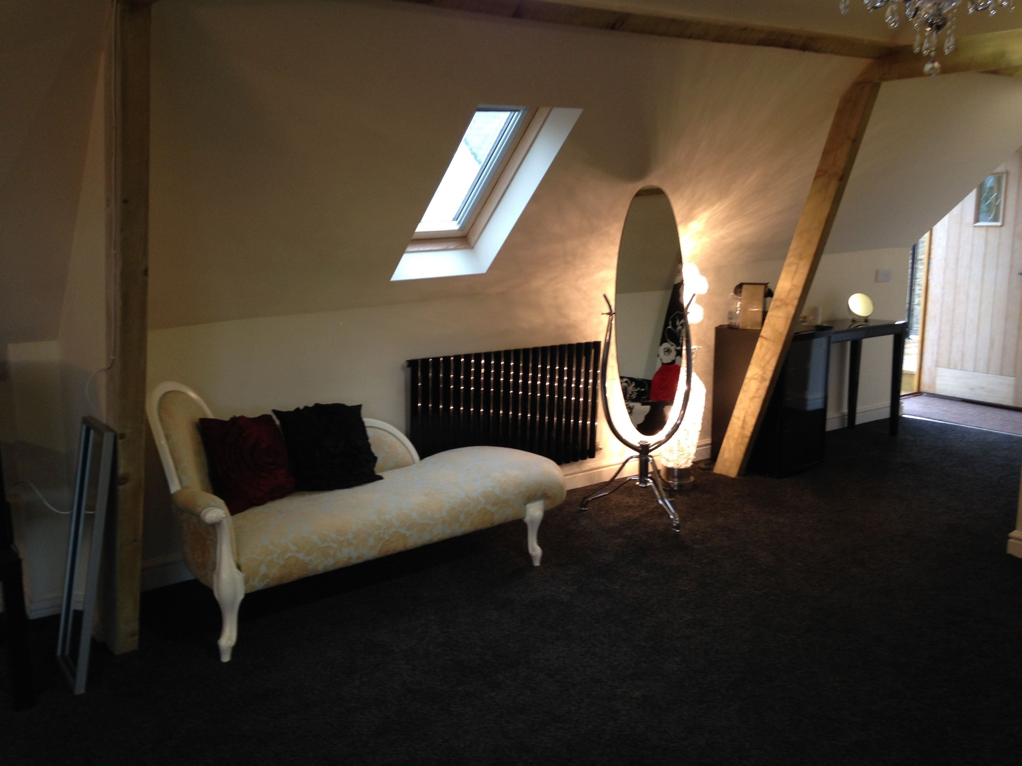 honeymoon suite | iron/ironing board, free cots/infant beds, rollaway beds, free wifi