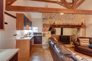 Casa rural de luxe, 2 dormitoris | Cuina privada | Cafetera i tetera 