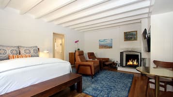 Studio, Kitchen, Garden Area